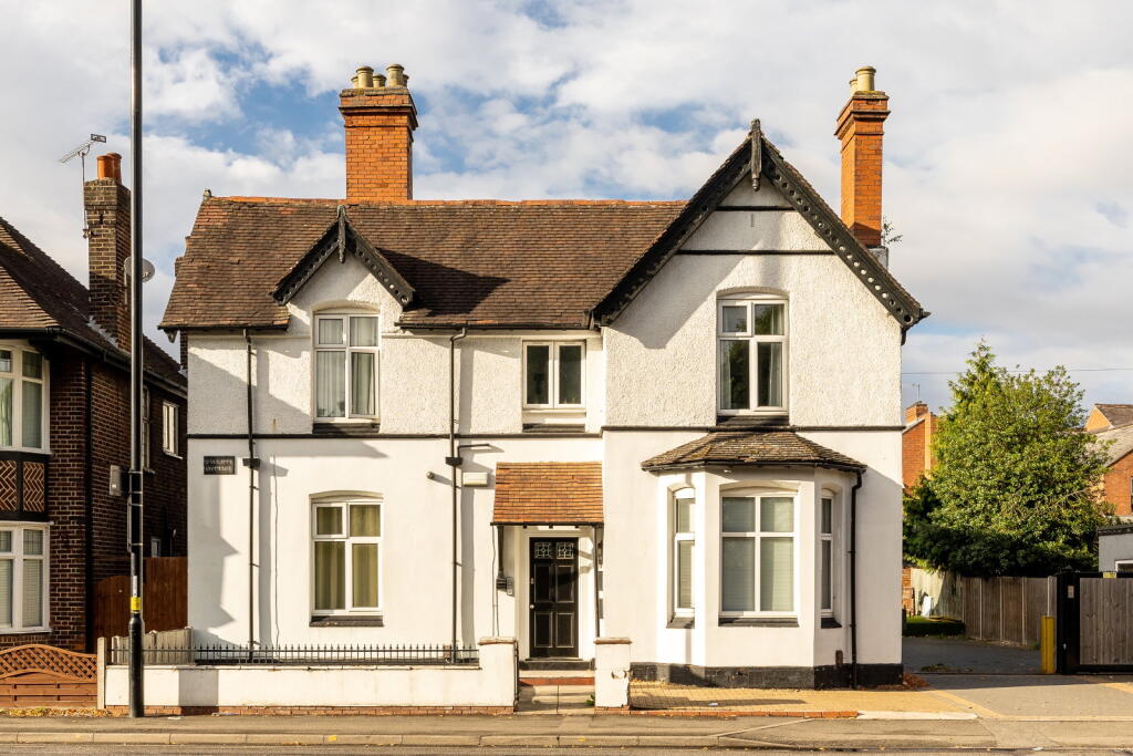 Main image of property: Binley Road,Coventry,CV3 1JE