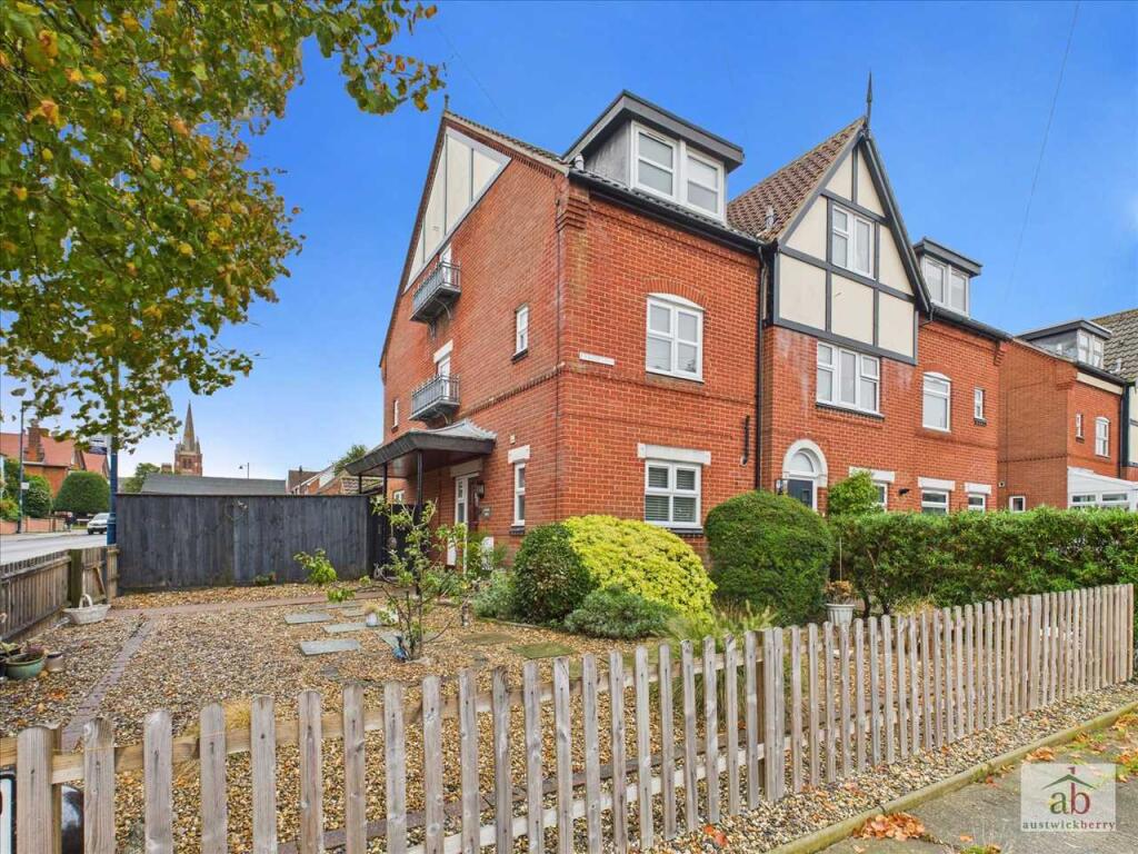 4-bed semi-detached on Bacton Road, Felixstowe, £395,000
