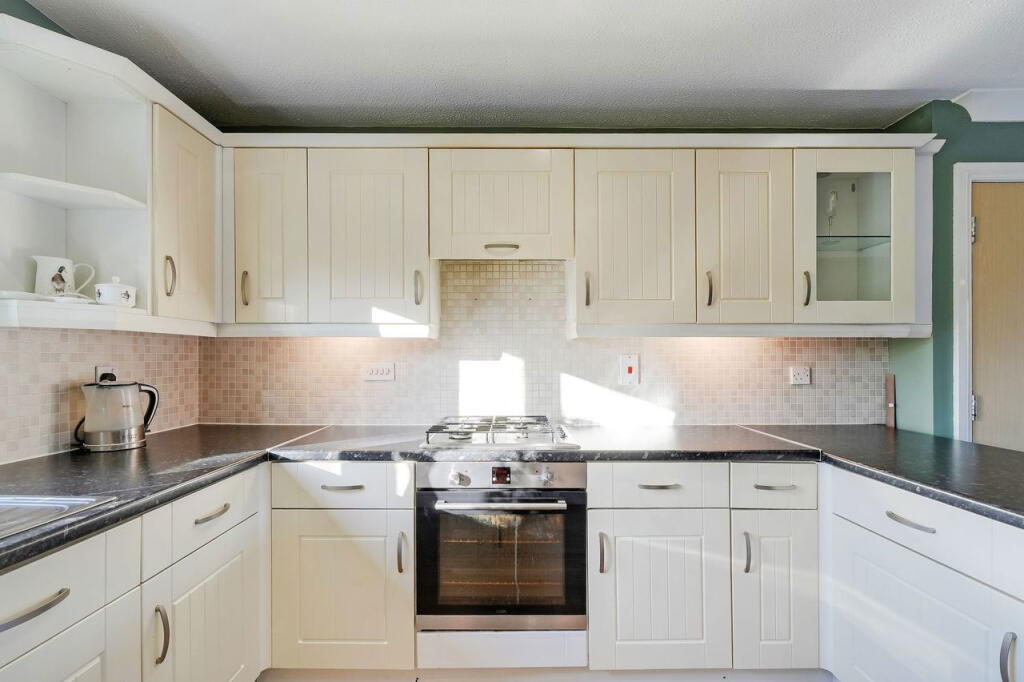 House in Rotherham, Treeton - View 6