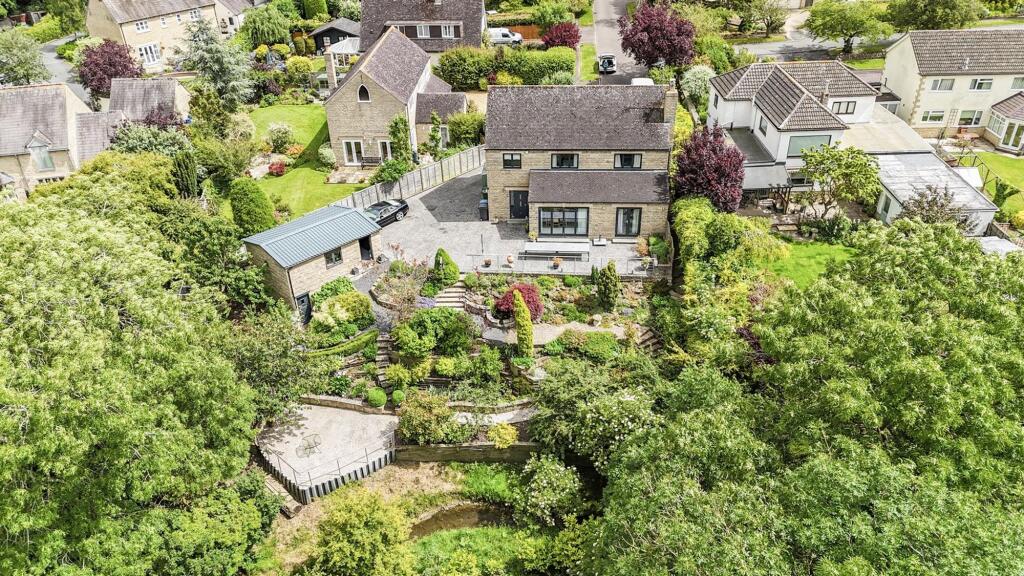 Main image of property: Cotswold Close, Tredington, CV36