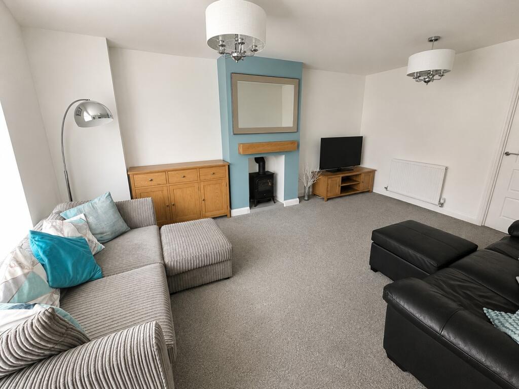 Cartier Close, Yeovil, BA21 photo 3