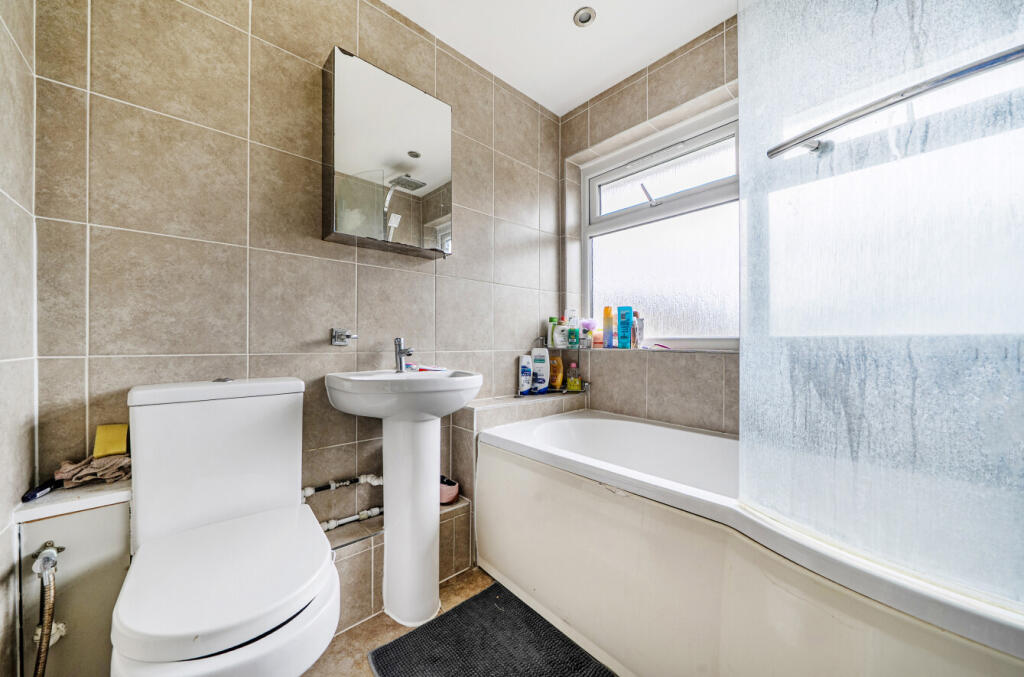 House in Bracknell - View 4
