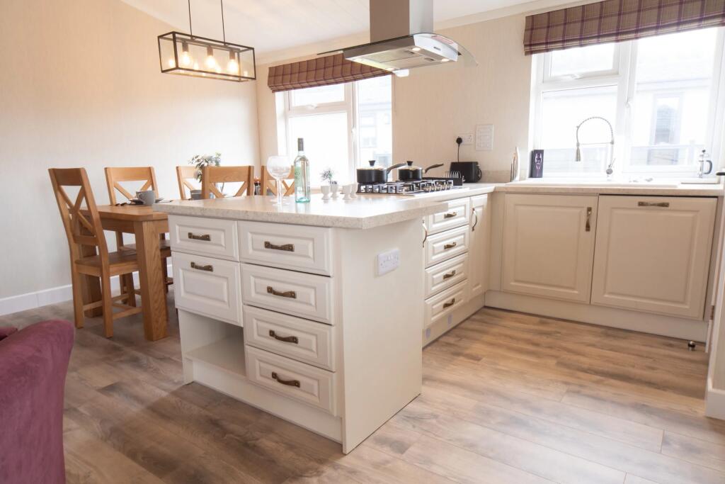 Three Bed Wessex Allure, Searles Leisure Resort, South Beach, Hunstanton, Norfolk, PE36 5BB photo 5