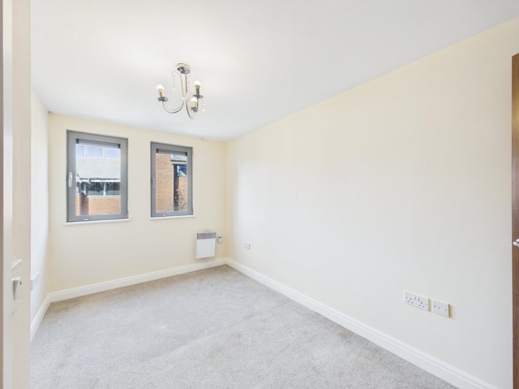 Apartment in Worcester - View 5