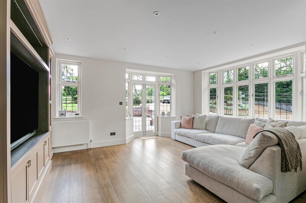 House in Watford - View 5