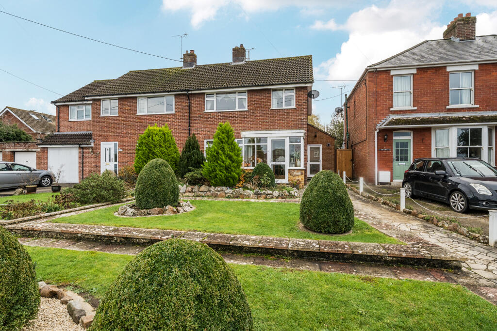 3-bed semi-detached on Markham Road, Wroughton, Swindon, SN4, £325,000