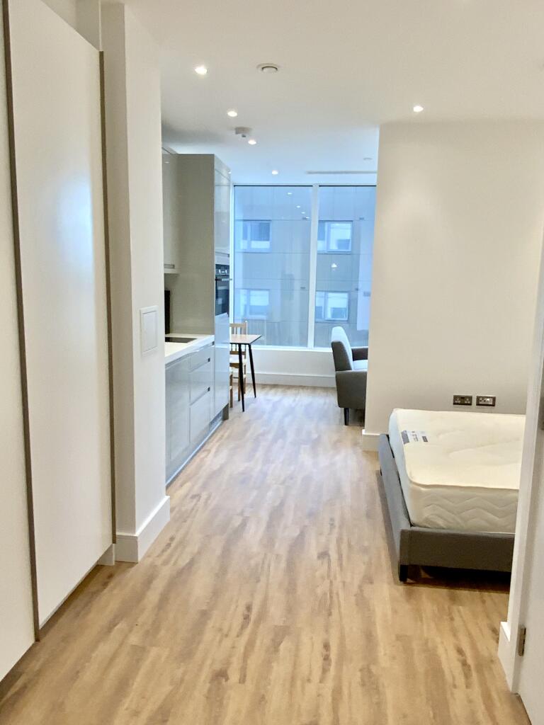 Studio flat for rent