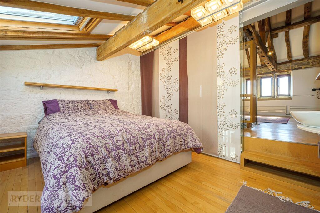 House in Kirklees, Holme Valley - View 4
