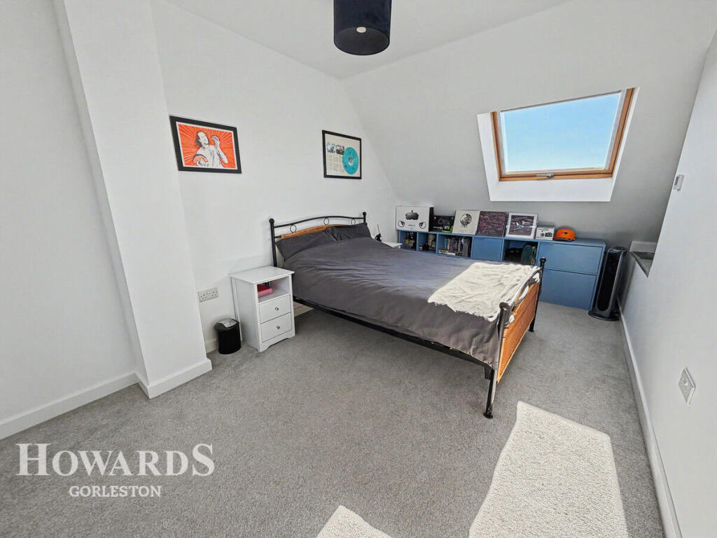 Wiltshire Drive, Bradwell - More