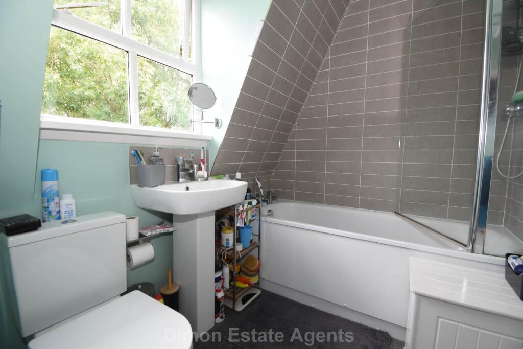 Gwessin Terraced, Queens Road, Gosport photo 4