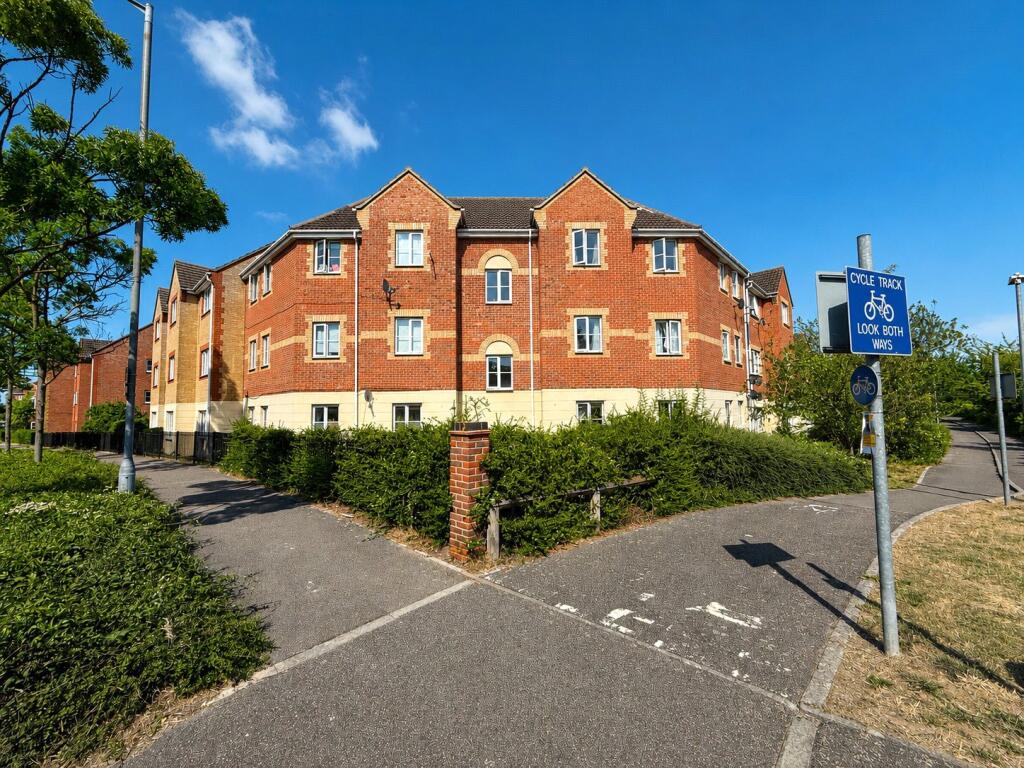 Main image of property: Lennox Close, GRAYS, Essex, RM16