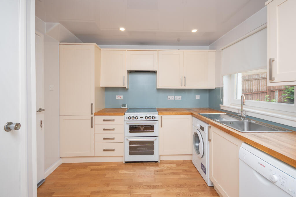 House in Cumbernauld, Collingwood, Westfield - View 3