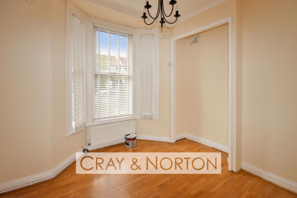 Apartment in Croydon - View 4
