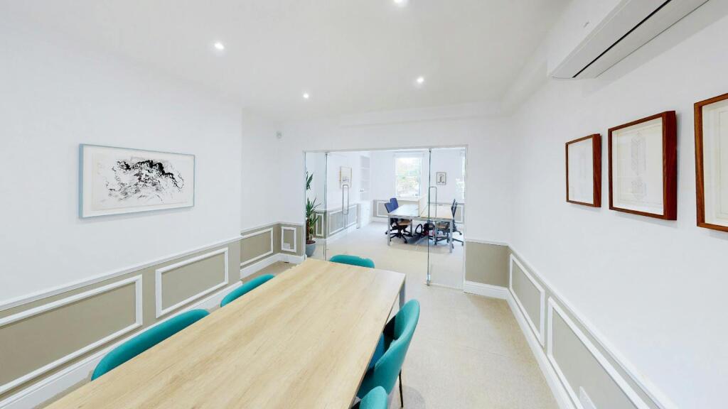 60PembrokeRoad Kensington W8 office to let west London meeting room.jpg