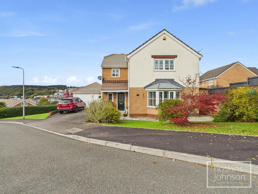 4-bed detached on Heather Court, Quakers Yard, Treharris, £384,950