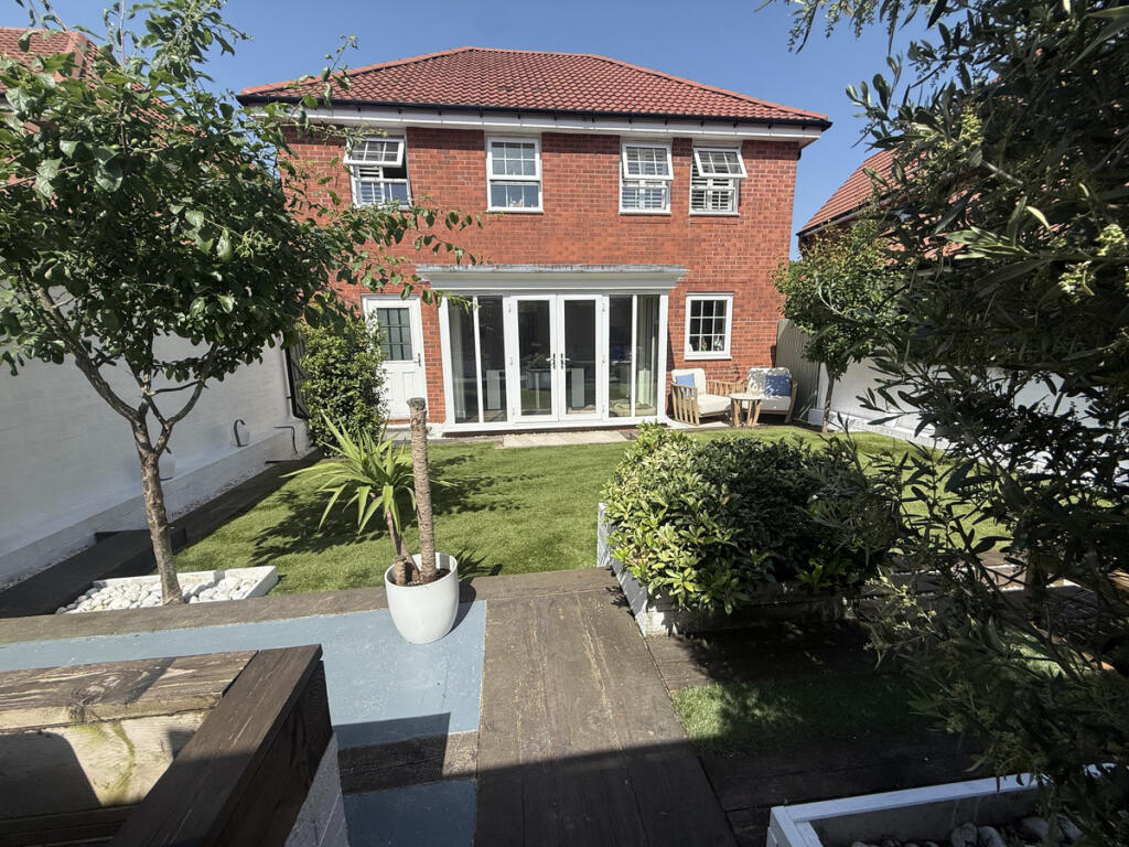 Golden Spire, Thornbury, BS35 - View 3