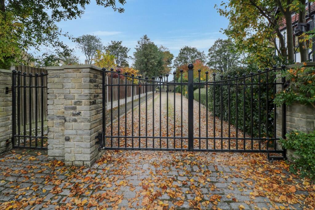 Coverdale, Brearley Gardens, Liversedge, West Yorkshire, WF15 image 2