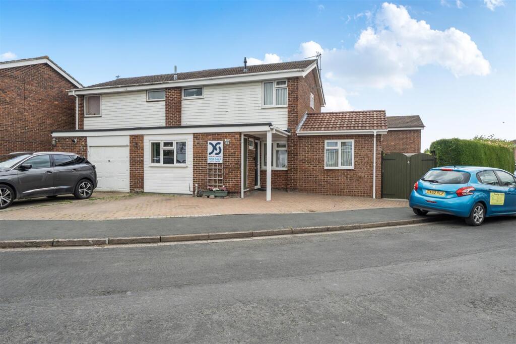 Main image of property: Colne Close, Grove, Wantage, Oxfordshire, OX12