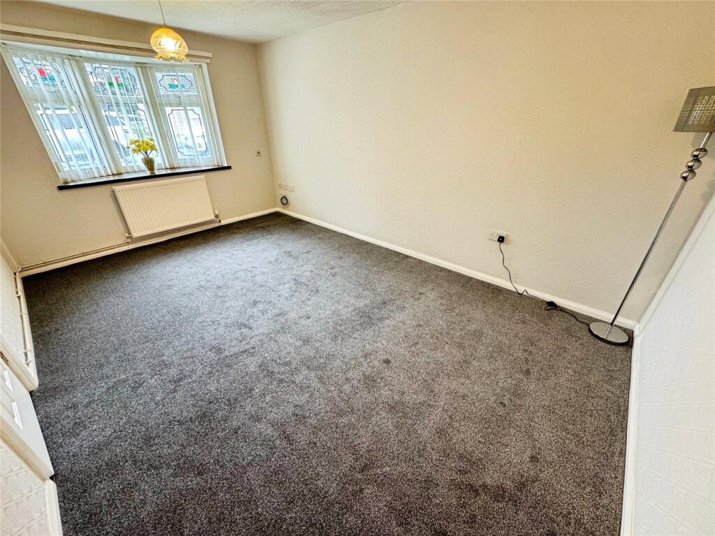 Eversley Grove, Wolverhampton, West Midlands, WV11 photo 2