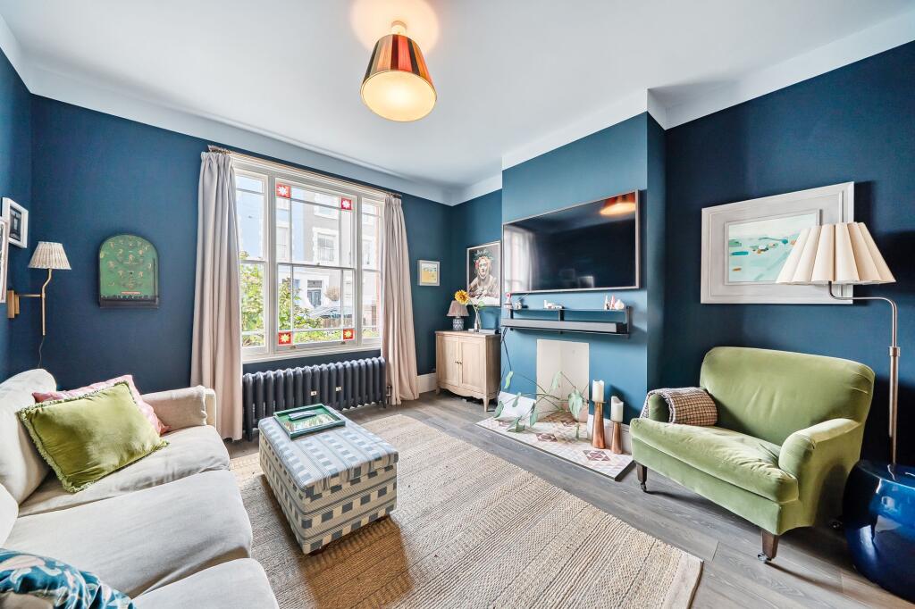 House in London, Royal Borough of Kingston upon Thames - View 5