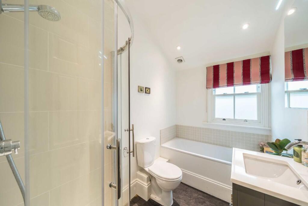 Apartment in London - More
