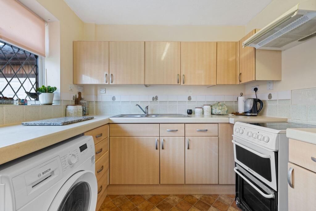 Blakemyle, Bognor Regis, PO21 photo 3