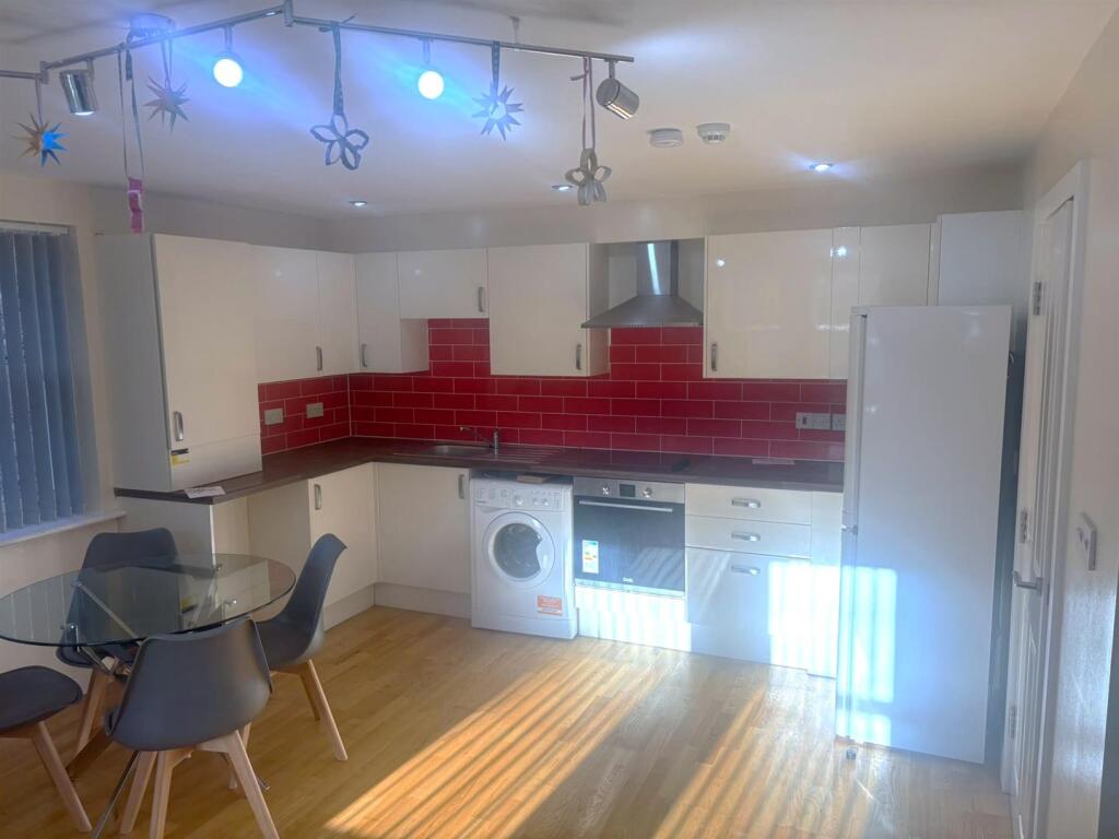 Apartment in Manchester - View 4