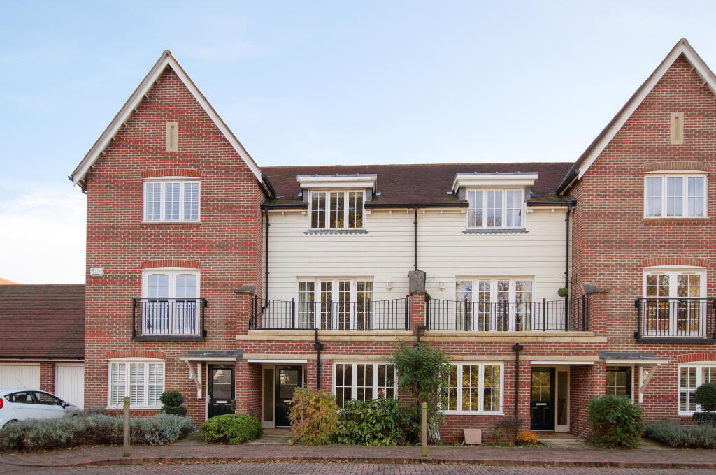 Main image of property: Wealden Drive, Westhampnett, Chichester, West Sussex, PO18