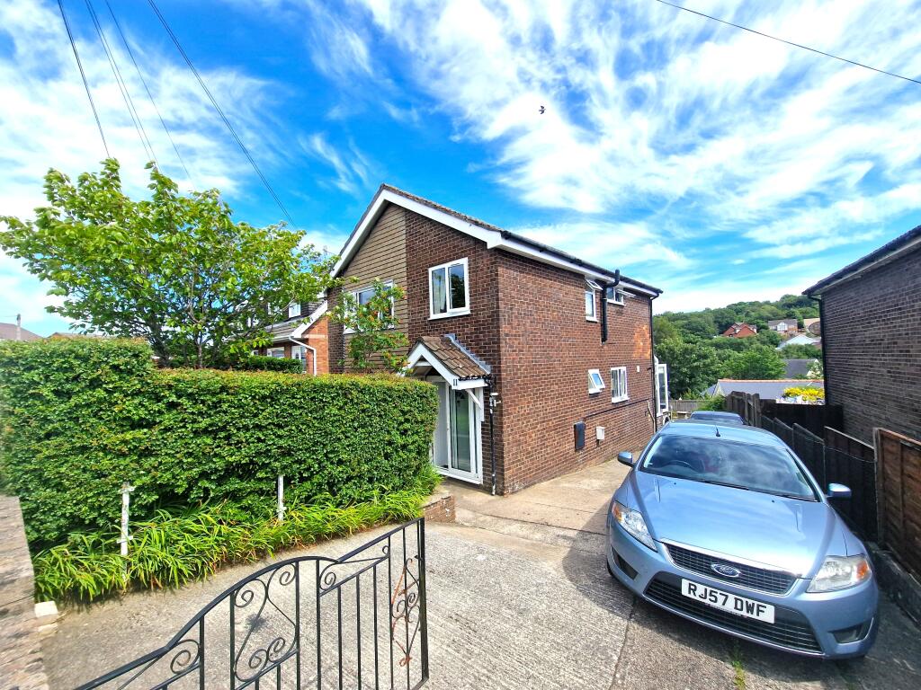 House in Newbridge, Caerphilly - View 3