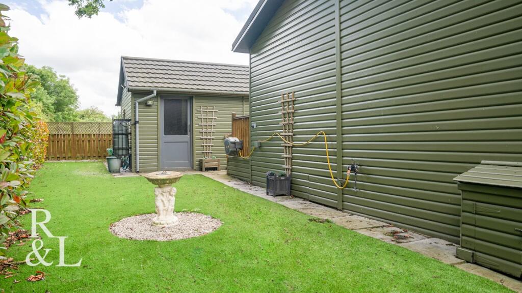 Spring Cottage Road, Overseal photo 4