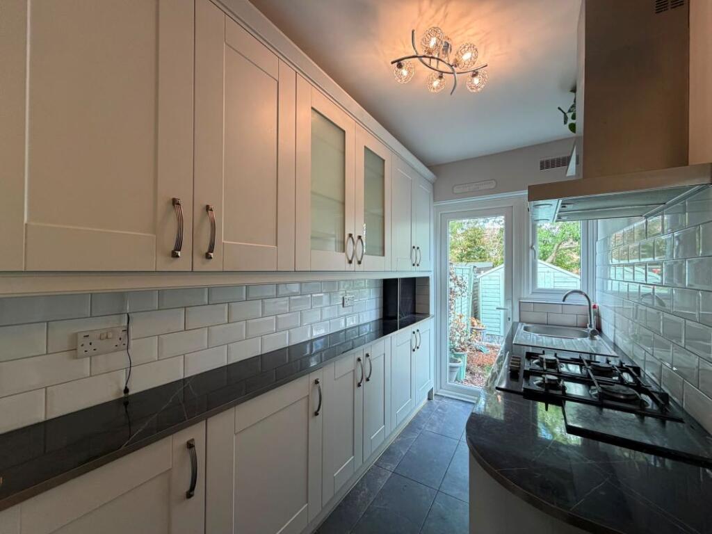 Apartment in Southall - More