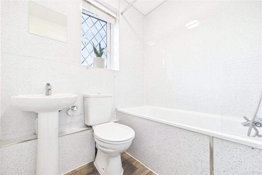 Apartment in Berkshire, Holybrook - More