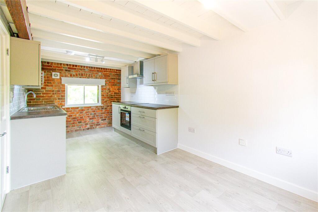 Apartment in Swindon, Great Bedwyn - View 4