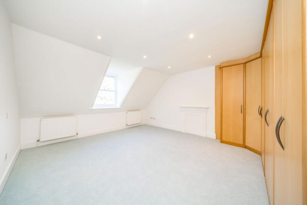 Apartment in London - View 4