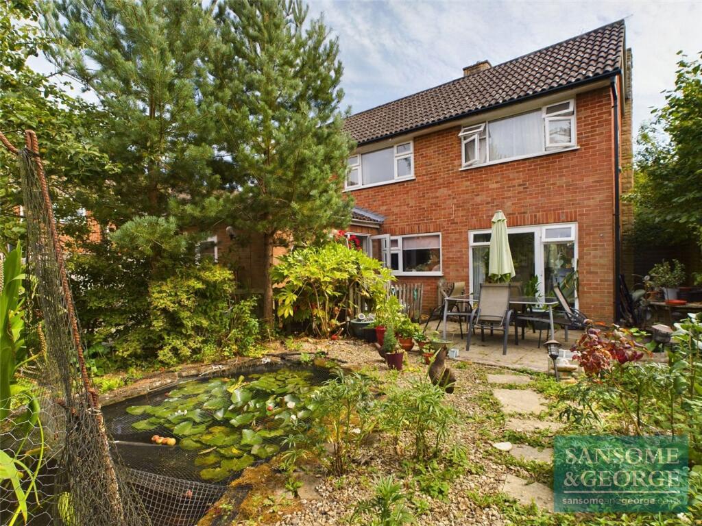 Reading Road, Burghfield Common, RG7 - View 2