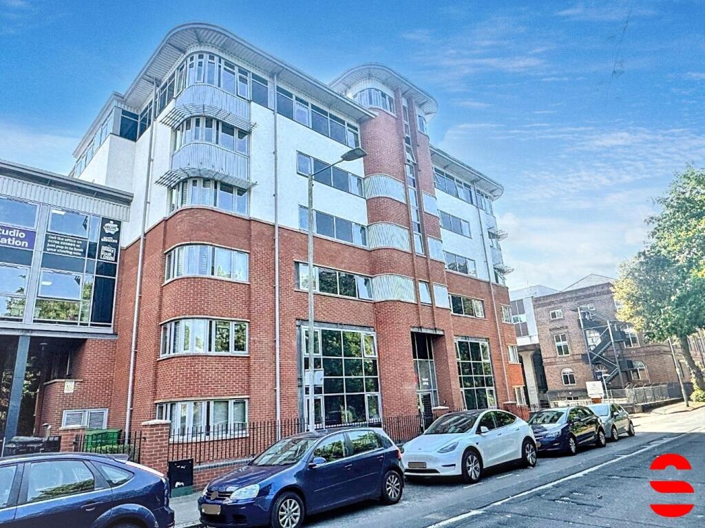 Main image of property: Flat 91, 28 Central Park Avenue, Plymouth, Devon, PL4 6NF