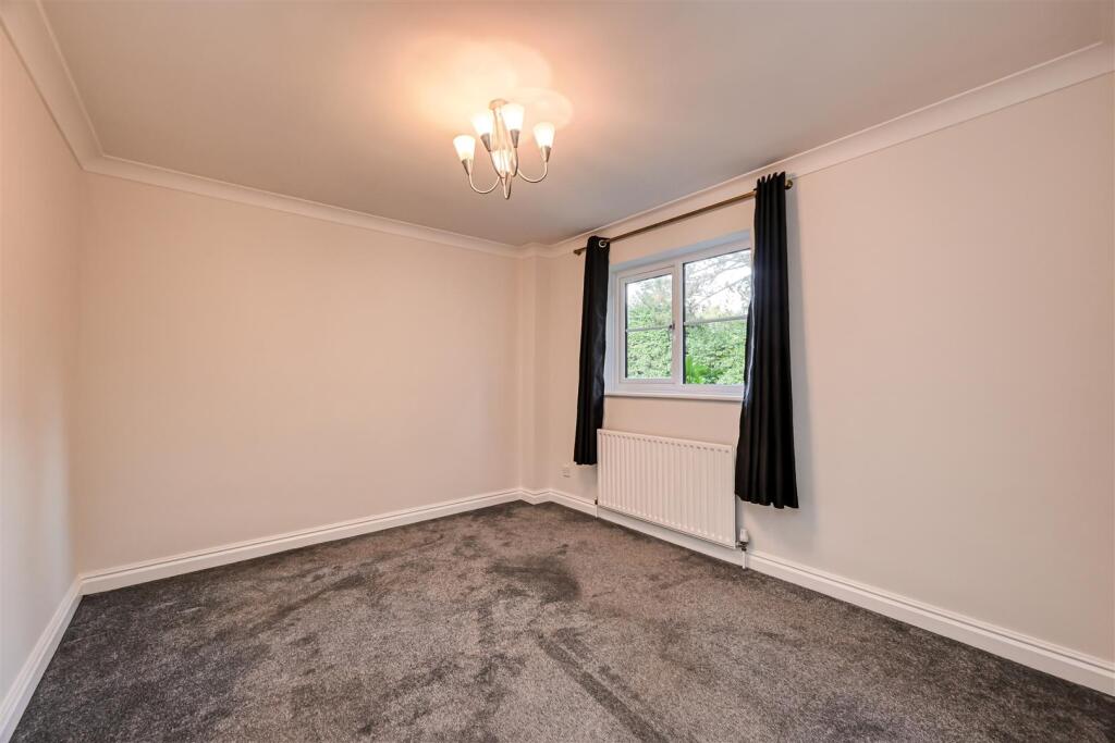 2 Nursery Farm Cottages, Middle Lane, Oaken, Wolverhampton, WV8 2BE photo 4