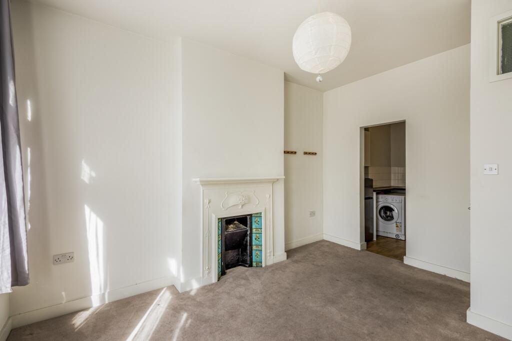 Apartment in London - View 3
