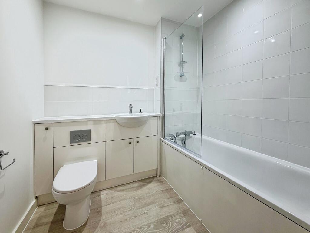 Apartment in Peterborough - More