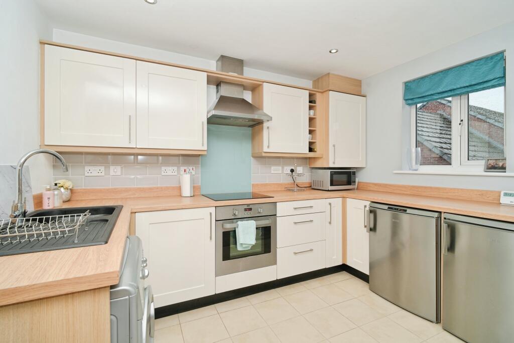 30 Clifton Road, Manchester, M30 photo 4
