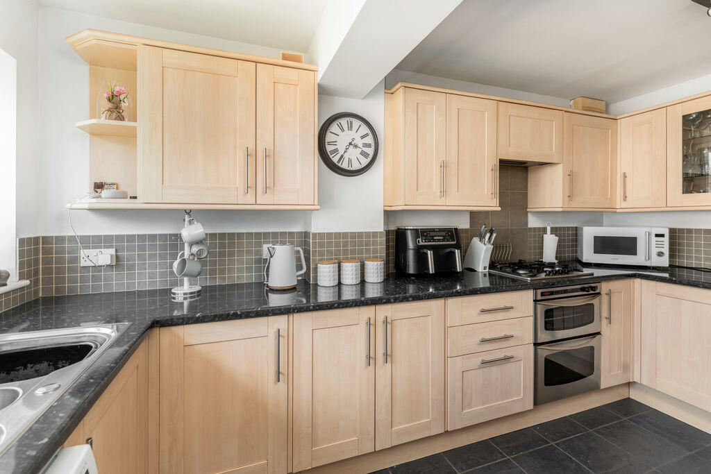 11, Morris Drive, Banbury photo 4