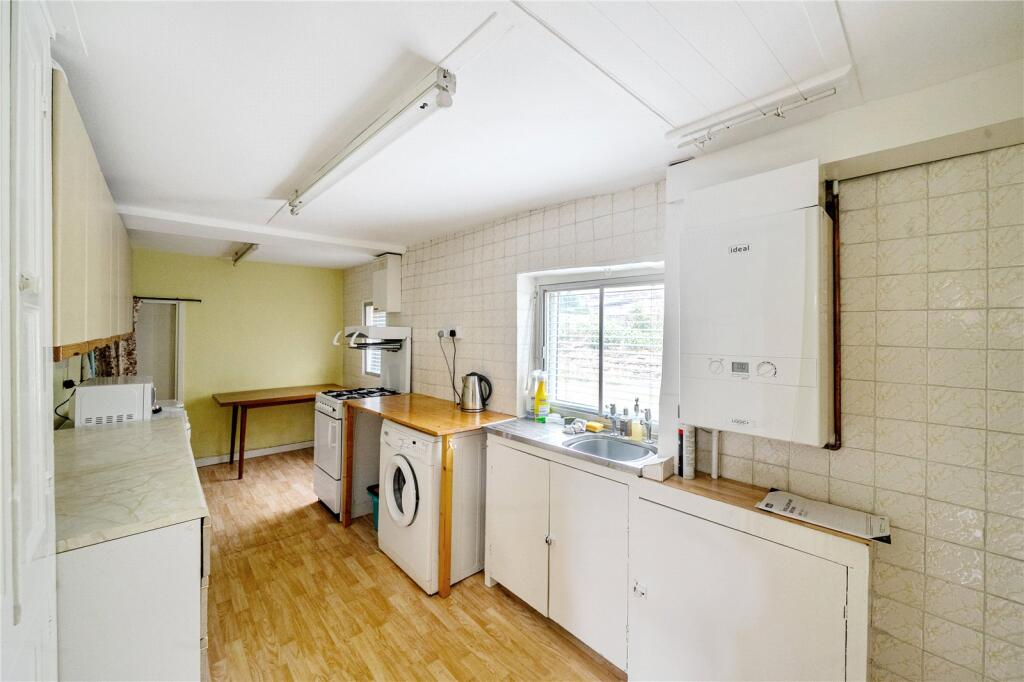 House in Wakefield - View 3