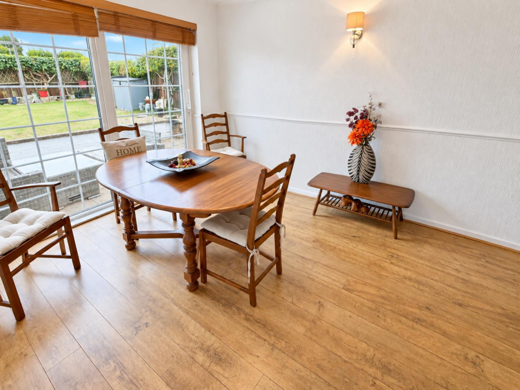 House in Northampton, West Northamptonshire - View 3