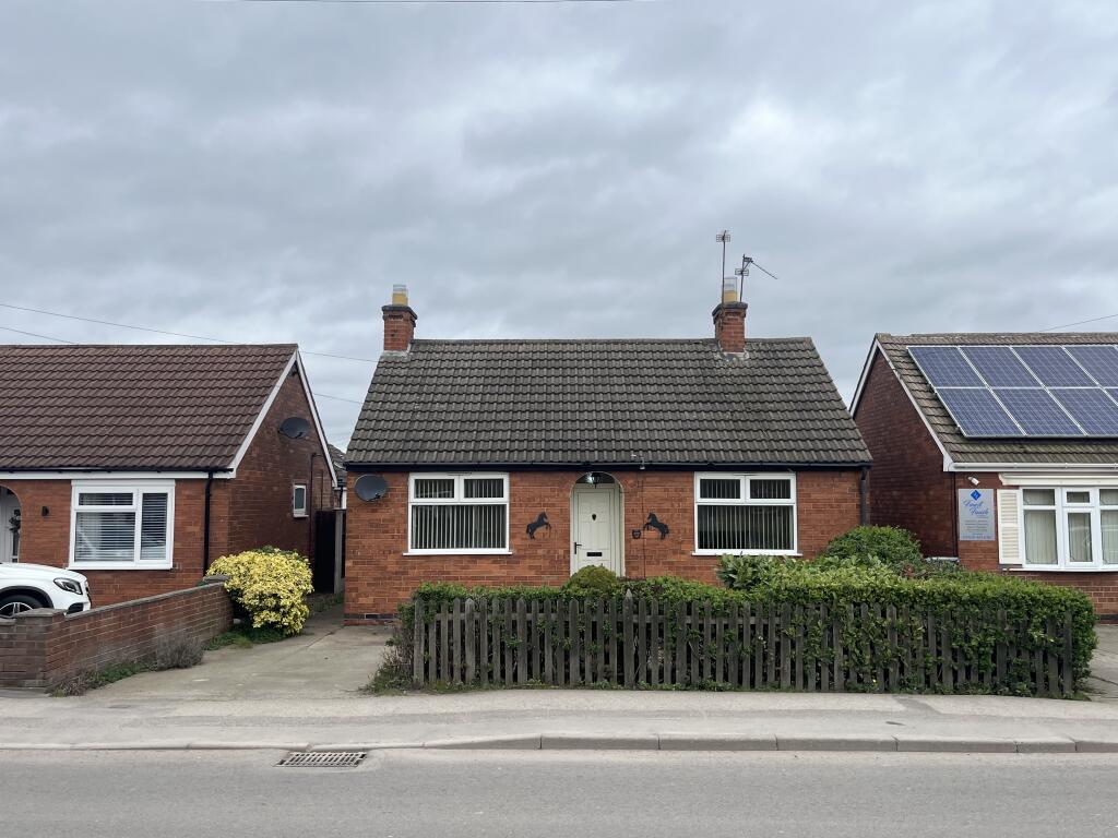 Main image of property: 66 Hawton Lane, Balderton, Newark, Nottinghamshire NG24 3DN