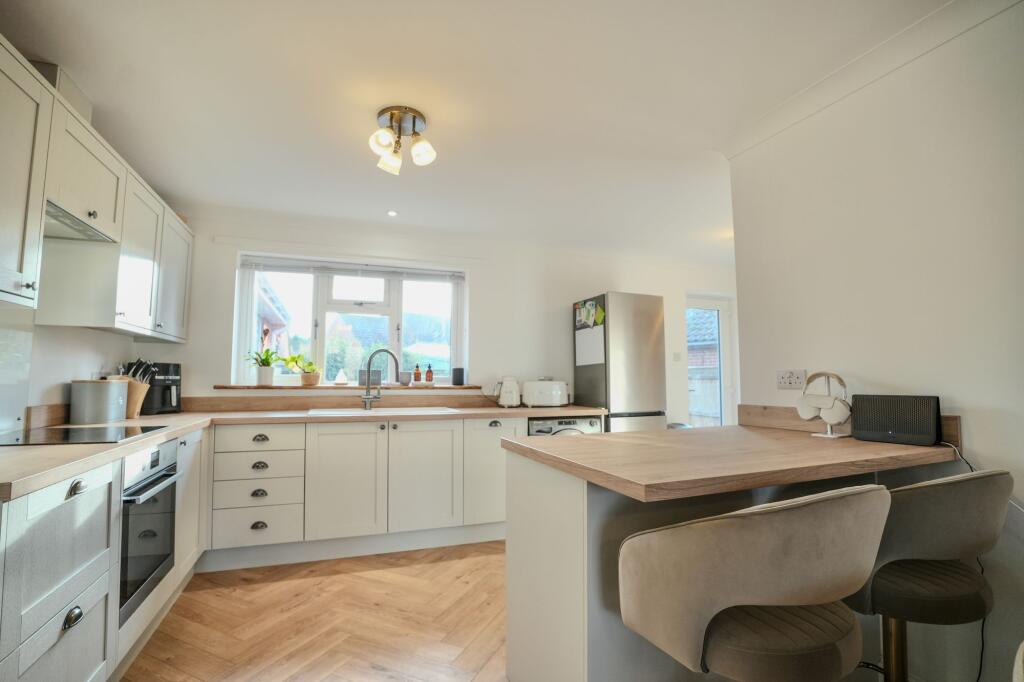 Woodfield Road, Holt, NR25 photo 4