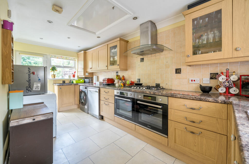 Gardenia Drive, Titchfield Common, Hampshire, PO15 photo 3