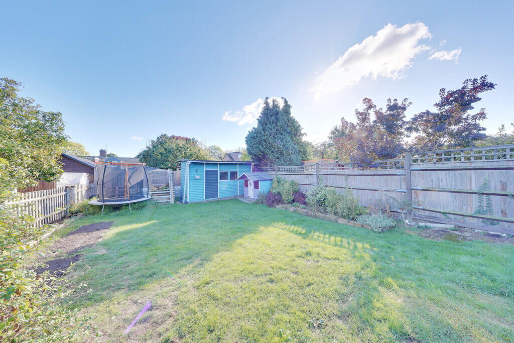 House in Orpington, Broom Hill, Goddington - View 4