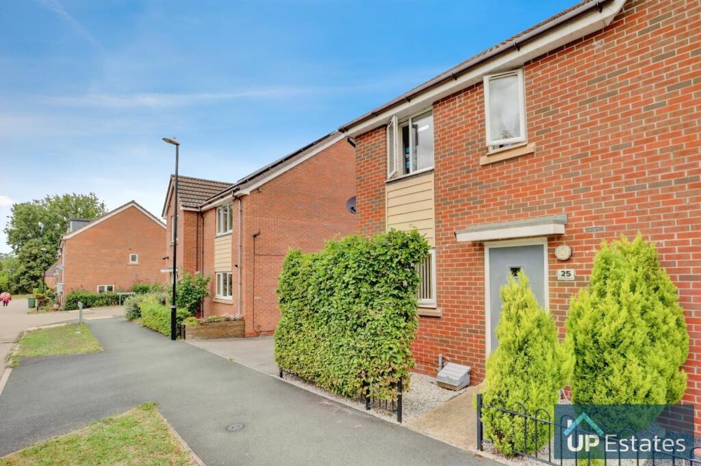 3-bed semi-detached on Clare Mcmanus Way, Coventry, £240,000