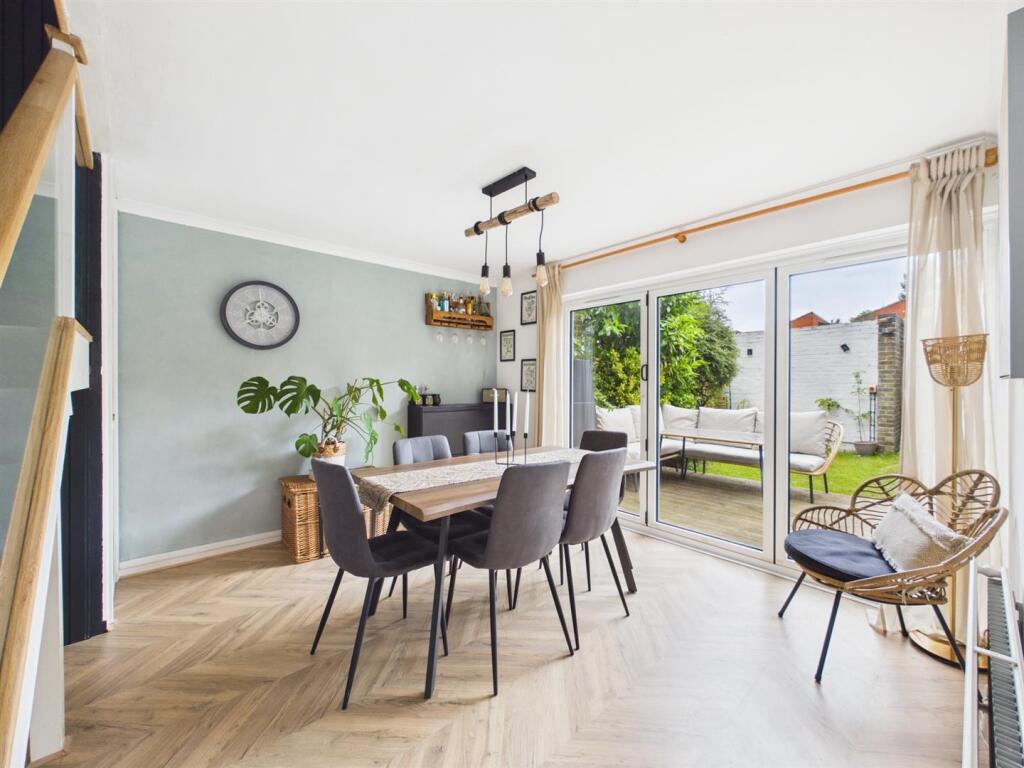 House in London, Kenley - View 4
