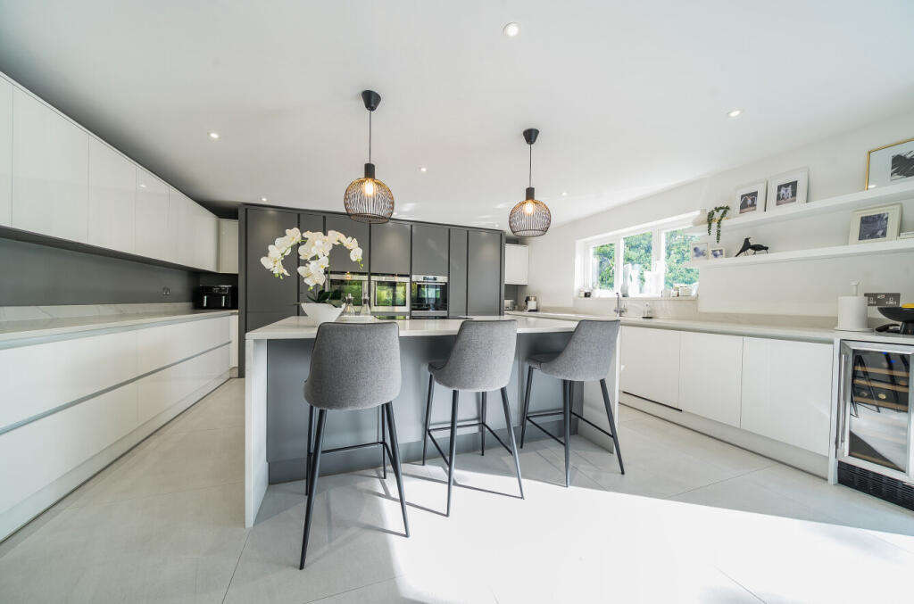 Rudd Hall Rise, Camberley, Surrey, GU15 photo 3
